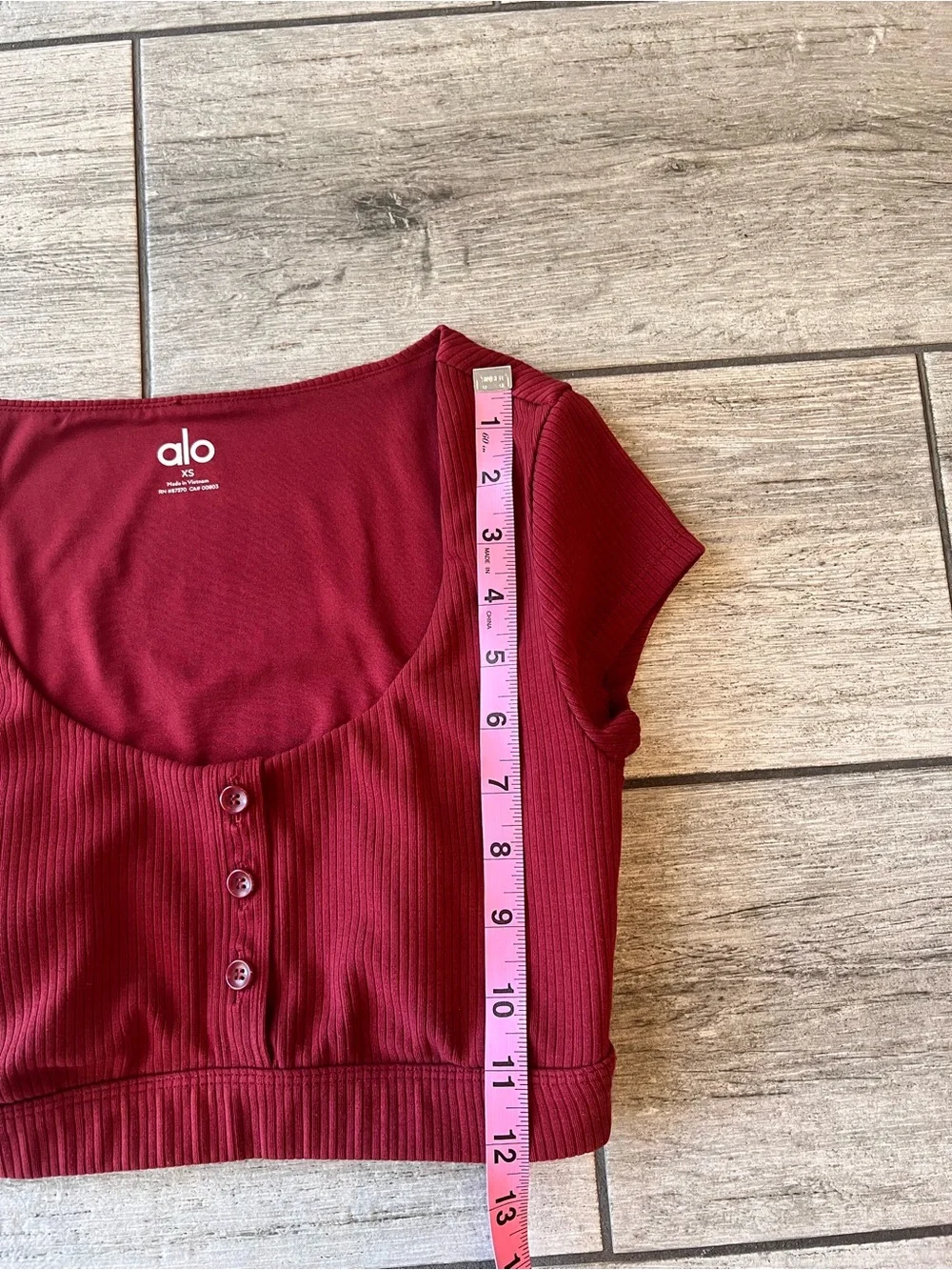 Alo Yoga Blissful Henley Top Womens Size XS Burgundy Built In Sports Bra